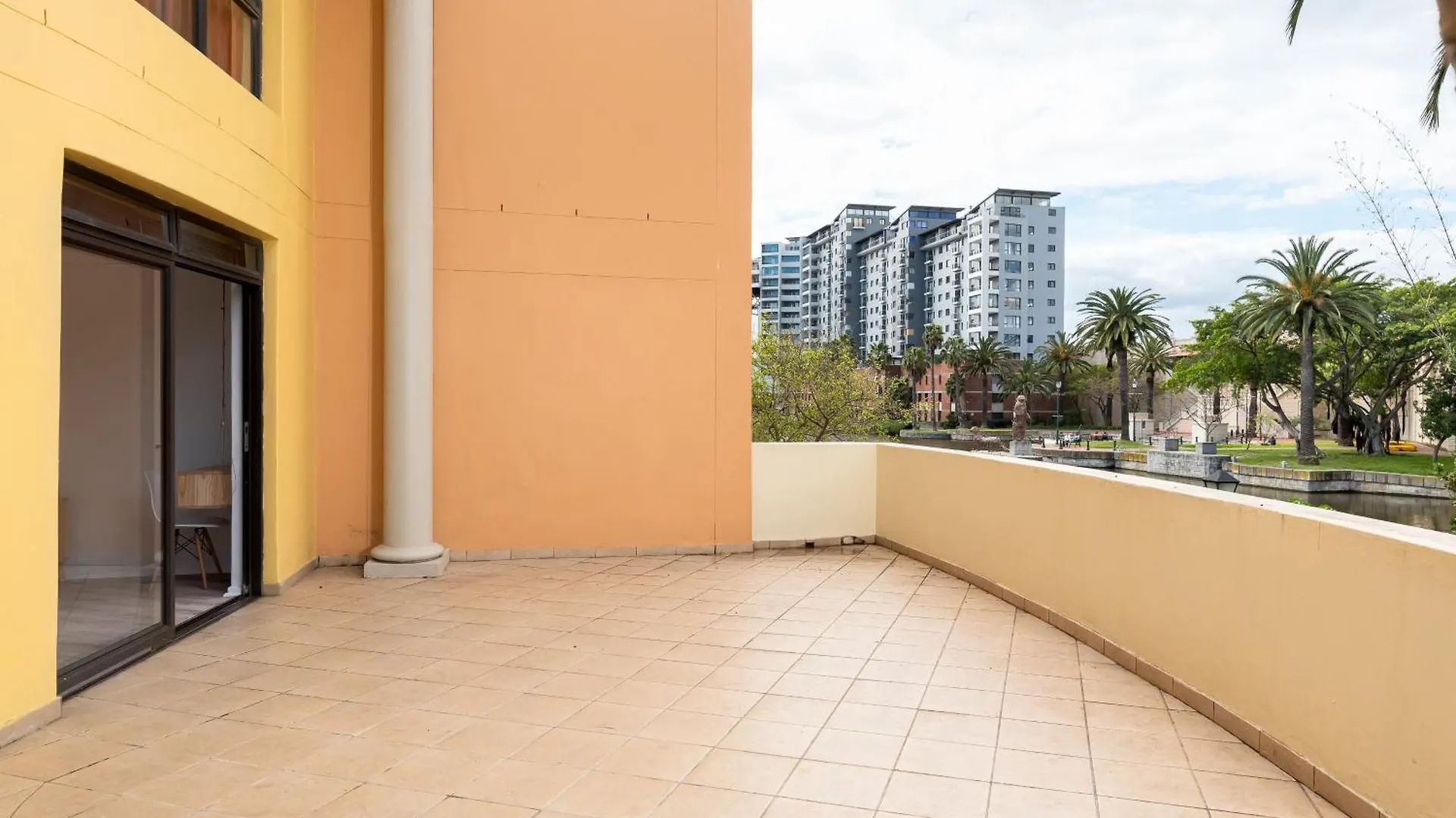 Island Club Luxury Apartments Cape Town